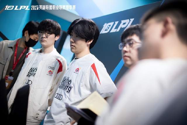 发射